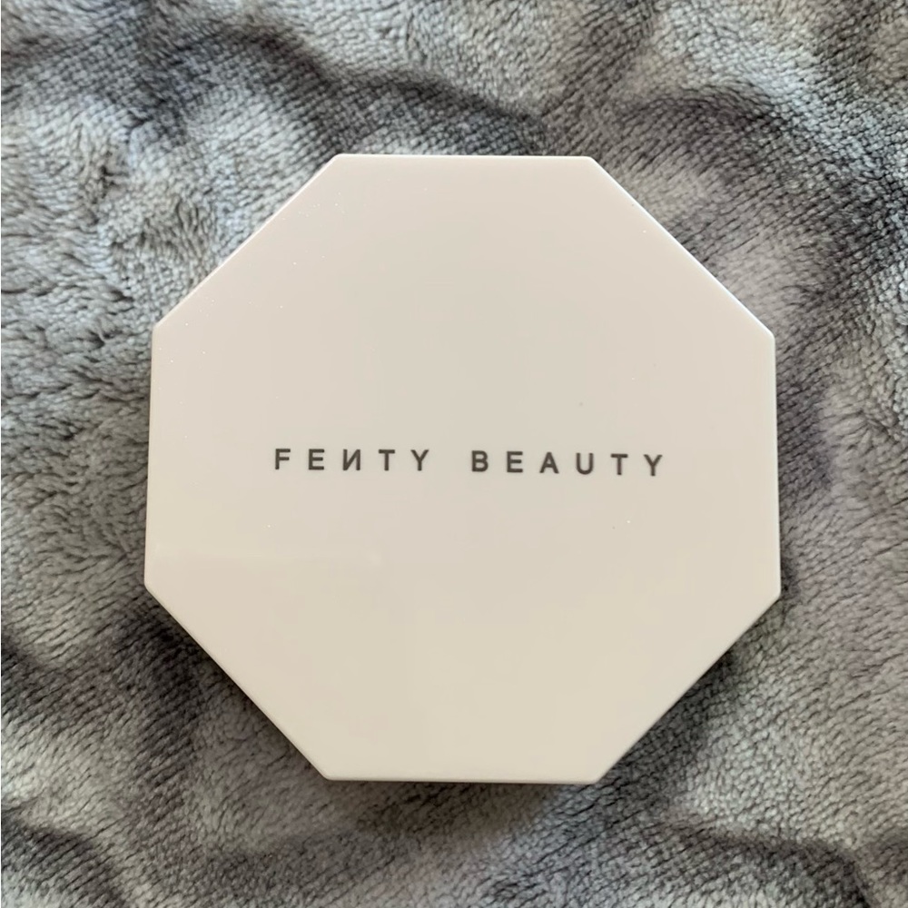 Fenty Highlighter Unused - Picture 5 of 6